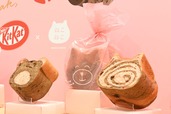 「キットカット ハートフルベアー×ねこねこ食パン」のコラボレーション新商品