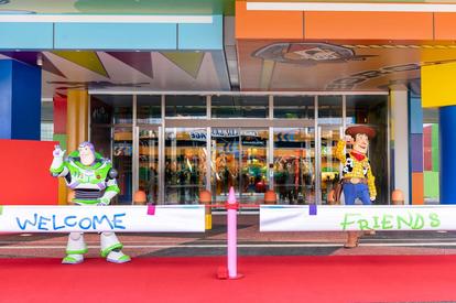 日本で5番目のディズニーホテル、本日開業！キャラクターが華やかに