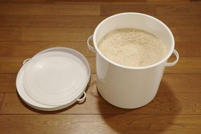 2年以上愛用している野田琺瑯「ラウンドストッカー 」。米びつ選びに