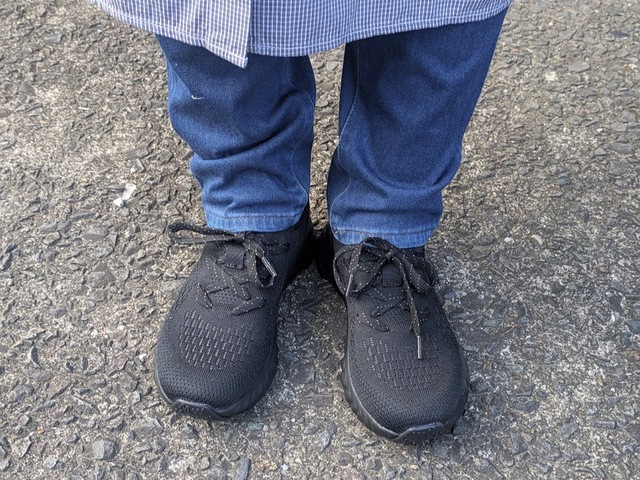 【ワークマン アスレシューズ ハイバウンス】スポーティーな印象ですが、シンプルなデザインなので普段の洋服にも合わせやすいのも魅力♪