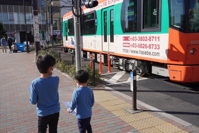 【OMO5東京大塚 by 星野リゾート】こんなに間近で都電が走るところを見られます