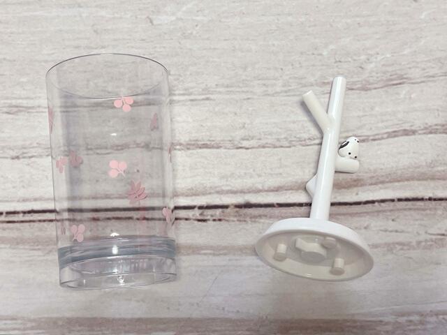 コップとスタンドが入っています♪