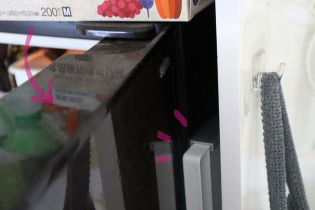 【山崎実業 tower 冷蔵庫横隠せるスライドスチールパネル】冷蔵庫の扉をフルで開けても干渉しません！