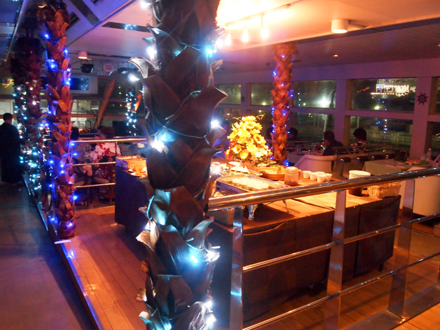 豪華クルージングで横浜の夜景を楽しめる「ゆかた祭り」