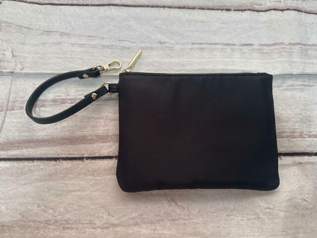 ポーチチャームは取り外せるので、ポーチとして使ってもOK