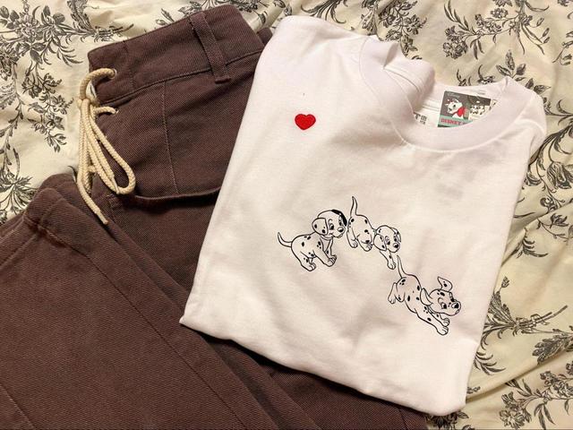 【ユニクロ UT グラフィックTシャツ 101匹わんちゃん】カラーデニムと合わせても◎