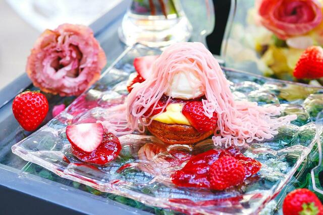 「スペシャリテ『ストロベリーモンブラン』」＜2024年3月5日（火）～4月23日（火）＞【ザ ストリングス 表参道ストロベリーガーデン アフタヌーンティー】