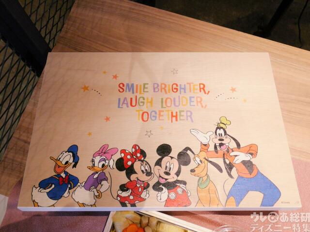 おせち・特段重「ミッキー＆フレンズ」｜24,900 円(税込)