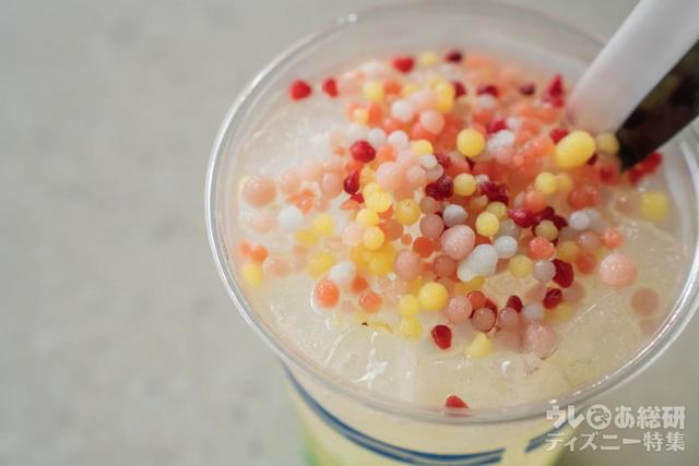 スパークリングカクテル（オレンジリキュール＆フローズンビーズ）¥780