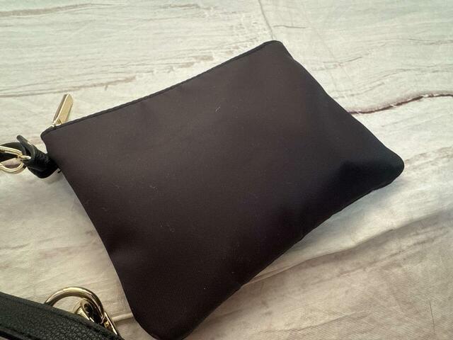 クッションファンデを入れても厚みが出ず、すっきりとしたフォルムがGood！