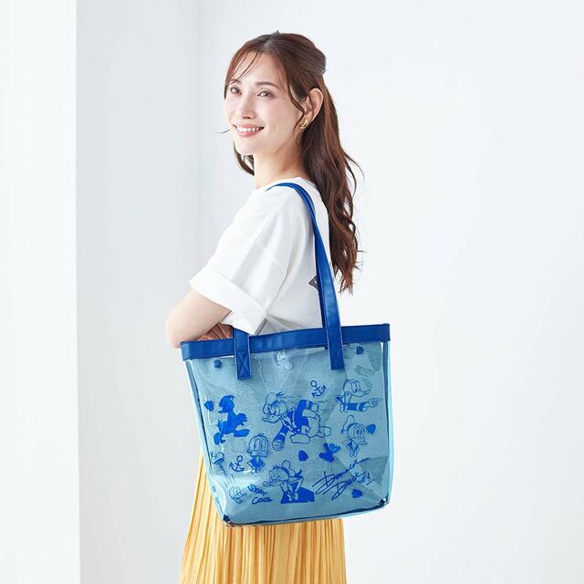 【ベルメゾン×ディズニー バッグ人気ランキング 5位】「グッズが付けられるクリアトートバッグ（選べるキャラクター）」5,990 円（税込）