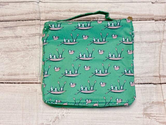 背面ももちろん総柄仕様です！