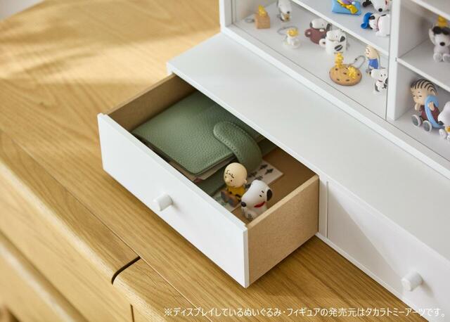 【ベルメゾンのスヌーピーグッズ売上ランキング 4位】「コレクション収納ラック 『スヌーピー』」19,800円 （税込）