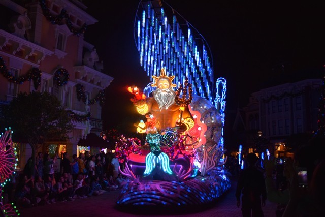 ディズニー・ペイント・ザ・ナイト・パレード｜香港ディズニーランド・リゾート