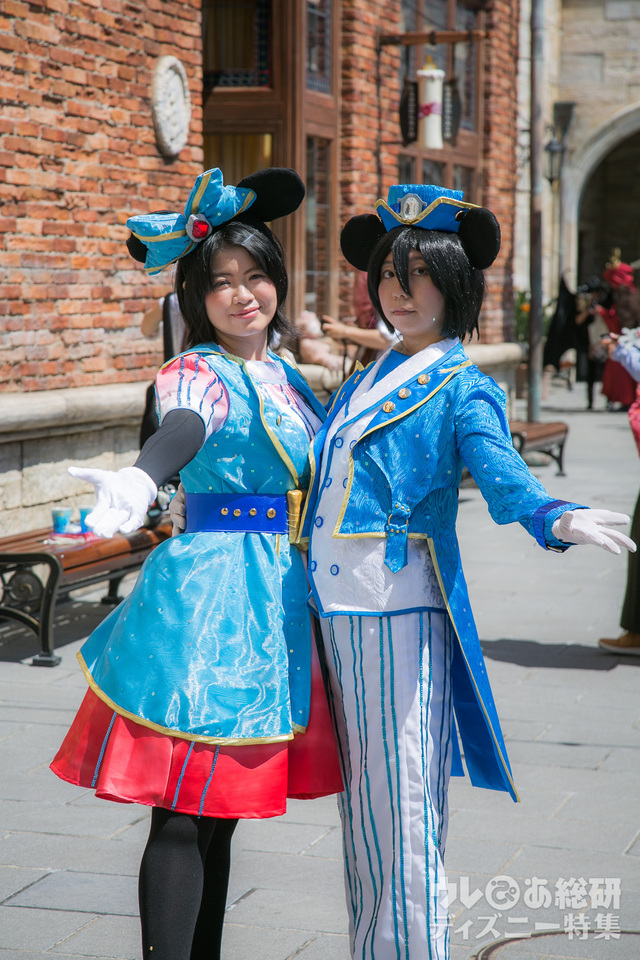 Model りこりす 友香