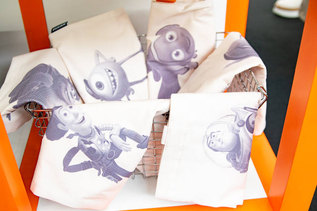 「PIXARのひみつ展 いのちを生みだすサイエンス」会場限定グッズ