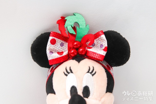 ぬいぐるみバッジ（ミニーのトロピカルスプラッシュ） 2500円／頭のリボンも細かく再現！
