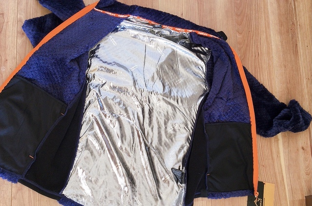 【ワークマン】ダイヤフリース裏アルミジャケット／裏面のアルミプリントで保温効果は抜群