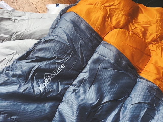 【KoiHouse 封筒型シュラフ】オレンジの差し色がかわいい