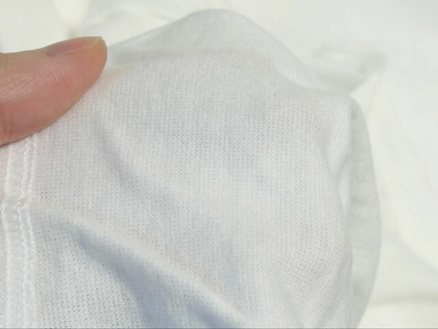 【無印良品　婦人　あったか綿　厚手　クルーネック長袖Ｔシャツ】裏地は微起毛加工になっており、肌触りがかなり良いです！