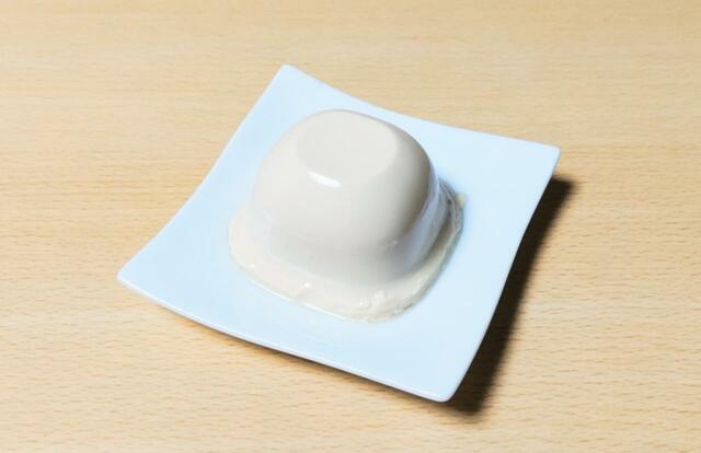 【アサヒコ　豆腐のおやつ プリン　1200g（100g×2パック×6個）　980円】プリンの風味と滑らかな口当たりに驚かされる