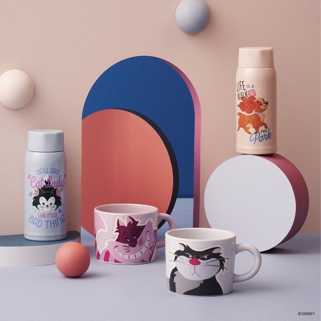 スクリューボトル(350ml) 各¥3,520、マグカップ 各¥1,980※税込【Afternoon Tea LIVING『Disney CATS&DOGS COLLECTION』】
