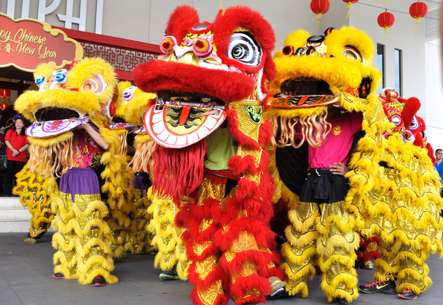 中華獅子の演舞