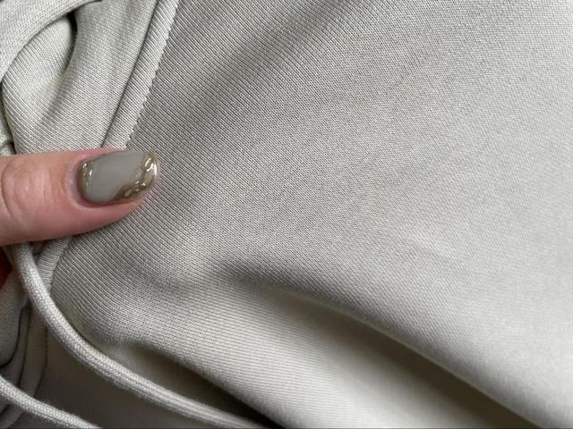 【ユニクロ　スウェットプルパーカ】かわいらしいくすみカラー！