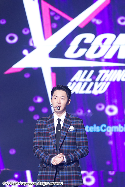 チョンジン(SHINHWA) 『KCON 2016 Japan』4月10日@幕張メッセ国際展示ホール7,8ホール