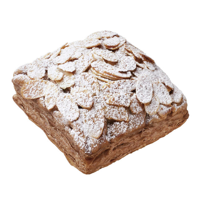 「ショコラ ダマンド」＜価格：テイクアウト：367円/イートイン：374円＞【【ミスド×ピエール マルコリーニ】特別なオールドファッションなどラグジュアリーなドーナツが全5種類登場！「misdo meets PIERRE MARCOLINI」発売】