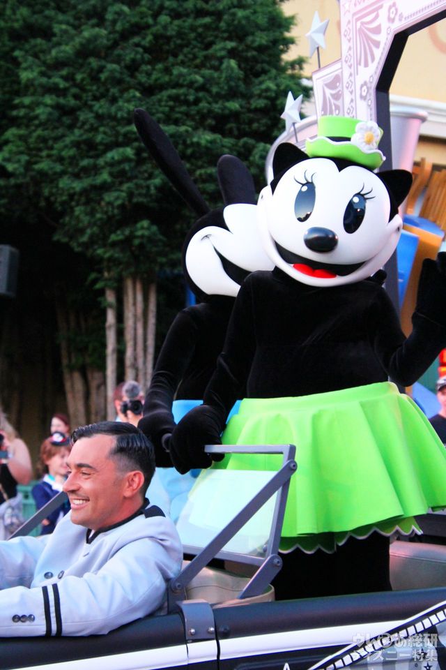 オルテンシアの世界初お披露目のショー「Oh My, Ortensia!」