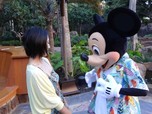 エントランスでミッキーが皆さんをお出迎え! 撮影/筆者