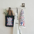 【Afternoon Tea LIVING】トートバッグ ¥1,980、エプロン ¥5,500、ティータオル ¥1,650