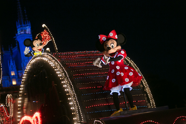 ミッキーのドリームライツ・トレイン（2）（変更なし）｜新「東京ディズニーランド・エレクトリカルパレード・ドリームライツ」（2015年7月リニューアル）撮影 / YOSHI