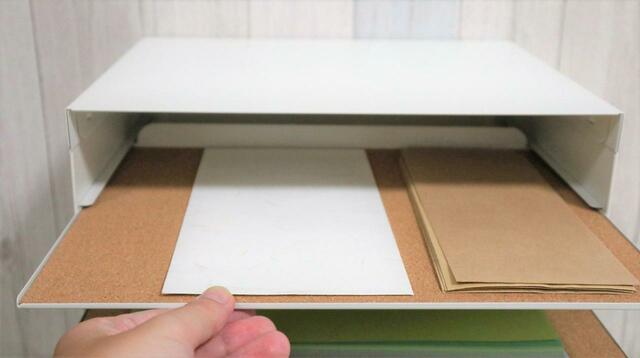 【IKEA クヴィッスレ レタートレイ】トレイはすっと出し入れできる