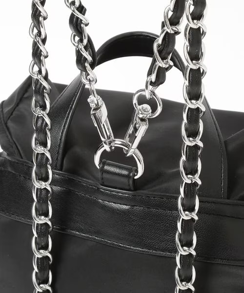 【ローリーズファームの秋冬おすすめバッグランキング 10位】「チェーンショルダーリュック」6,600円(税込)