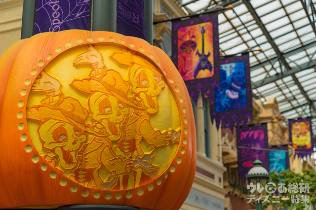 思わず写真に収めたくなるワールドバザールの大きなかぼちゃは必見!