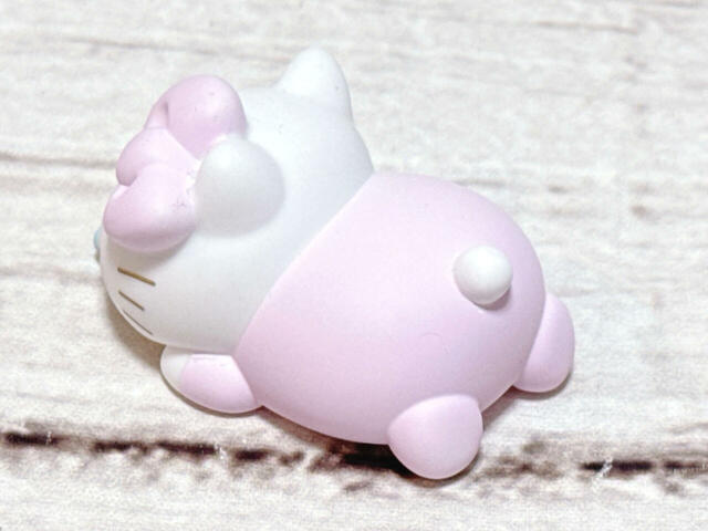 ぽってりとしたおしりの立体感がたまらない可愛さ