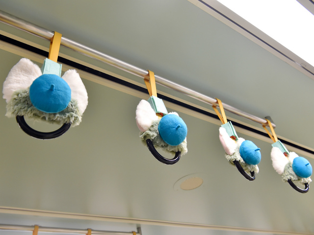 ジェラトーニのつり革（撮影 / MezzoMiki）