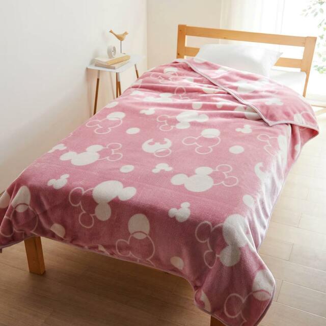 あったかなめらかな２枚合わせ毛布「ミッキーモチーフ」｜￥3,990～￥11,900（税込）