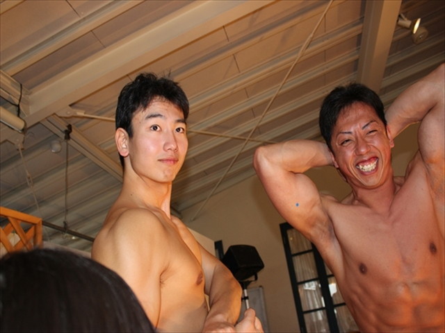 貴重な「肉の壁」の中から見える光景