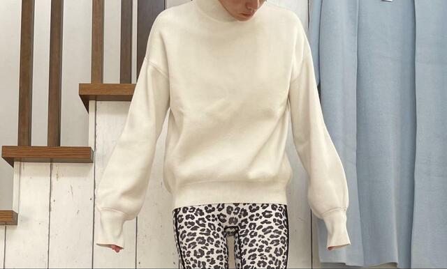 【GU（ジーユー）　スウェットライクハイネックセーター(長袖)】身長156cm・Mサイズ着用