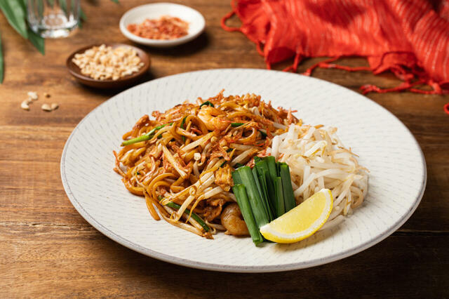 【新宿ランブータン】名物！モチモチ生麺パッタイ