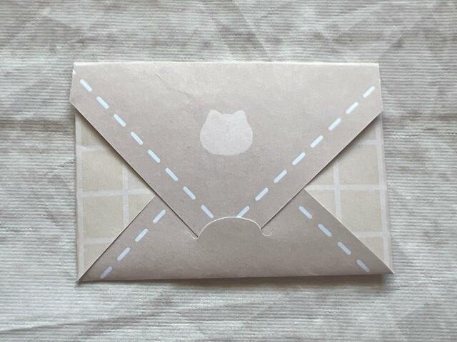 封筒の縁はステッチ模様入りで凝っています♪
