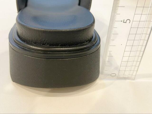 【GU ダブルベルトサンダル+X】5cmほど底上げできるので、脚長効果が狙えそう！