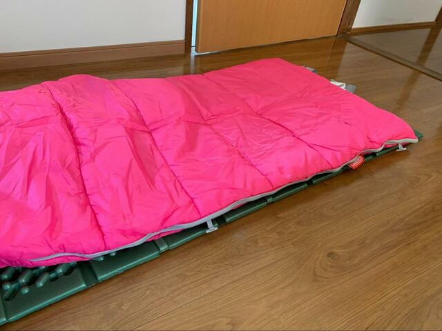 【CAPTAIN STAG EVAフォームマット】寝袋とのサイズ感もぴったり