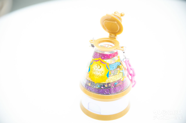 カラフルチョコレート、ミニスナックケース付き 800円