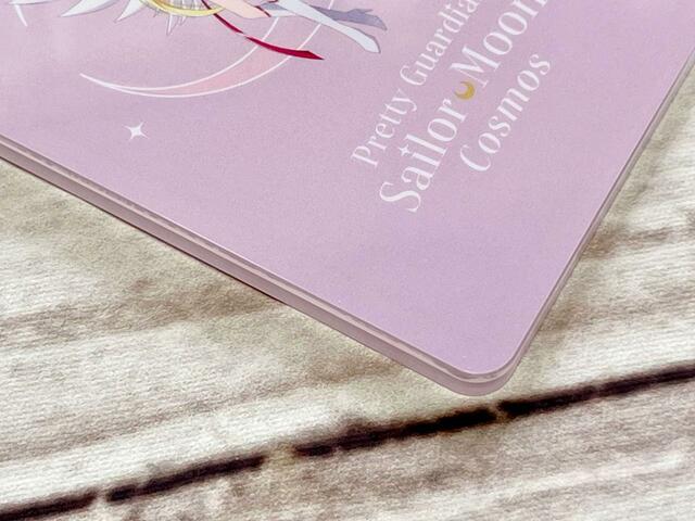 ライラックのようなピンクがかわいい♡【3COINS×セーラームーン】カードケース（A）／330円（税込）