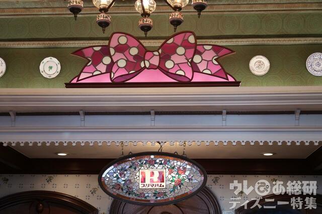 プラザパビリオン・レストラン　“ミニーのファンダーランド”仕様の内装