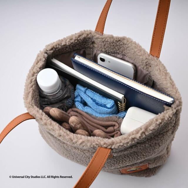 「ボアバッグ」<サイズ:幅約29cm×高さ38cm×マチ7.5cm>【【ミニオン×カフェ・ド・クリエ】ミニオンの“ふわもこバッグ”にグッズや商品券が詰まった「ハッピーバッグ」予約受付中!】